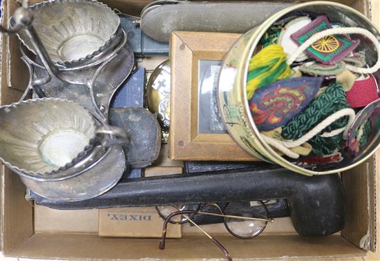 A collection of mixed scouting badges and collectables
